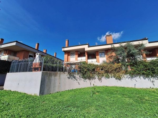 casa indipendente in vendita a Roma in zona Lunghezza