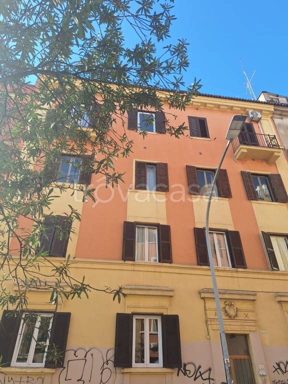 appartamento in vendita a Roma in zona Prenestino-Labicano