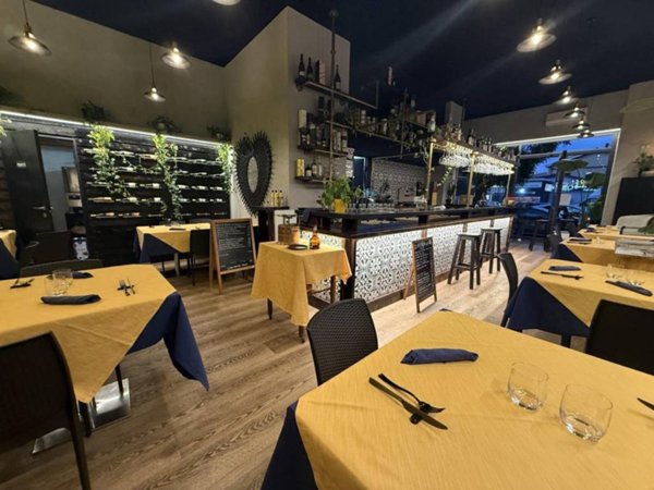 negozio in vendita a Roma in zona Ostia