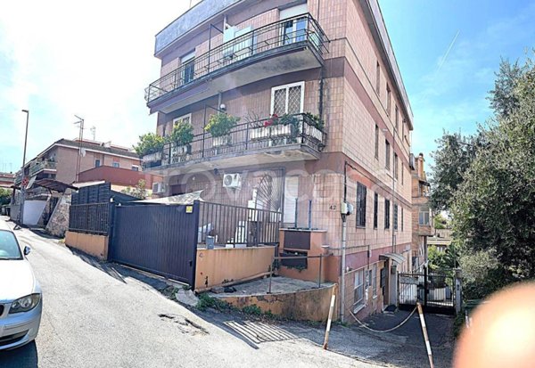 appartamento in vendita a Roma in zona Vitinia