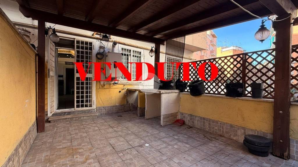 appartamento in vendita a Roma in zona Tuscolano