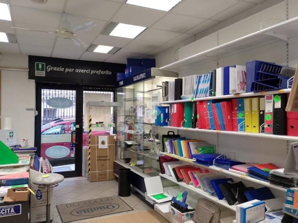 negozio in vendita a Roma in zona Rione Monti/Campitelli