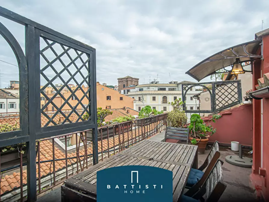 appartamento in vendita a Roma in zona Trevi-Colonna