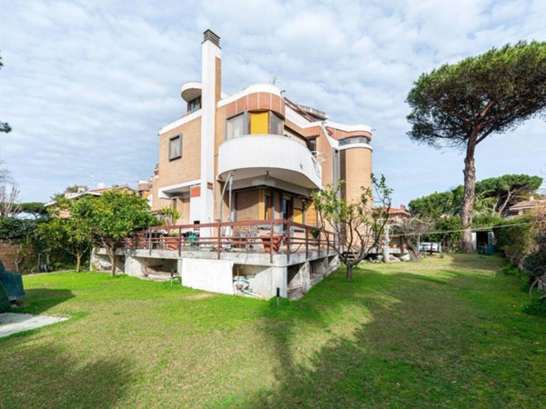 casa indipendente in vendita a Roma in zona Axa