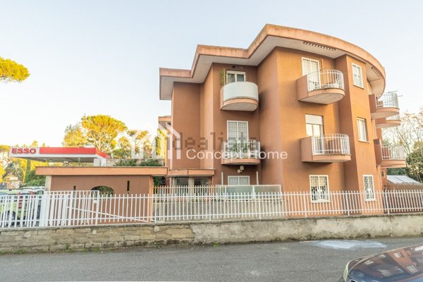 appartamento in vendita a Roma in zona Tor di Quinto