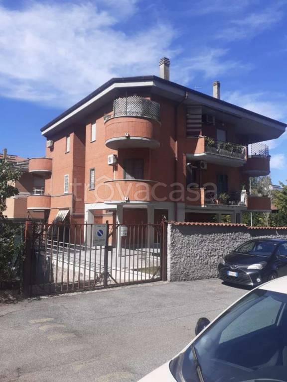 appartamento in vendita a Roma in zona Torrevecchia