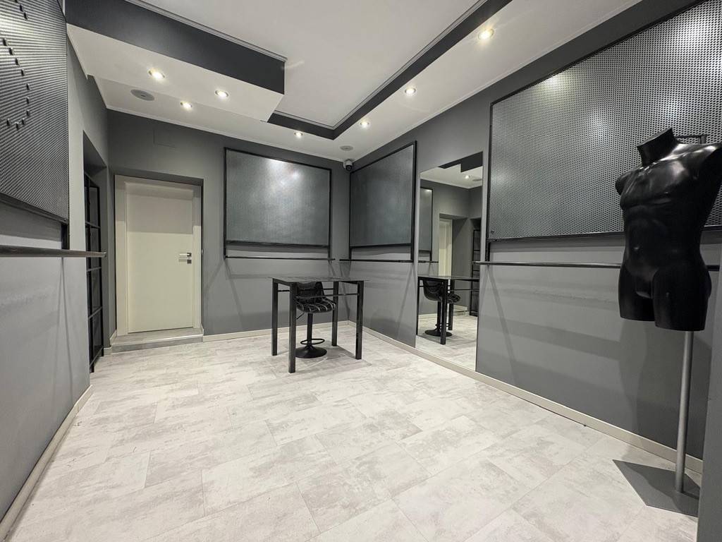 negozio in vendita a Roma in zona Campo Marzio