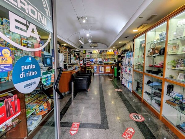 negozio in vendita a Roma in zona Dragona/Bagnoletto