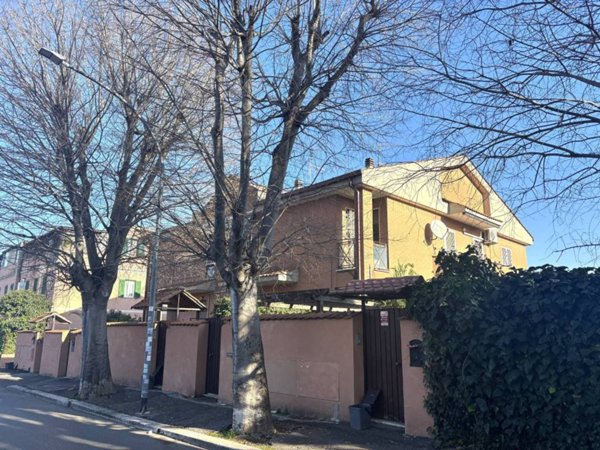 appartamento in vendita a Roma in zona Acilia