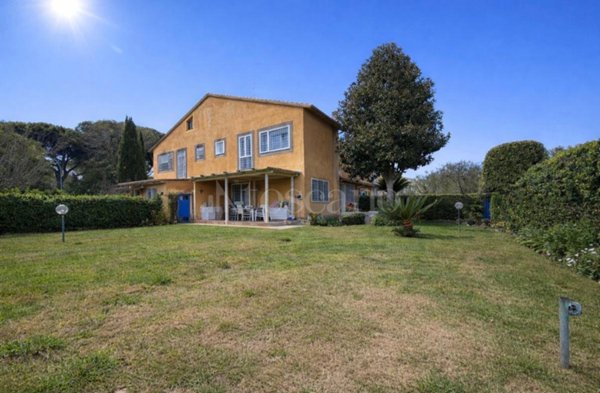 casa indipendente in vendita a Roma in zona Casal Palocco