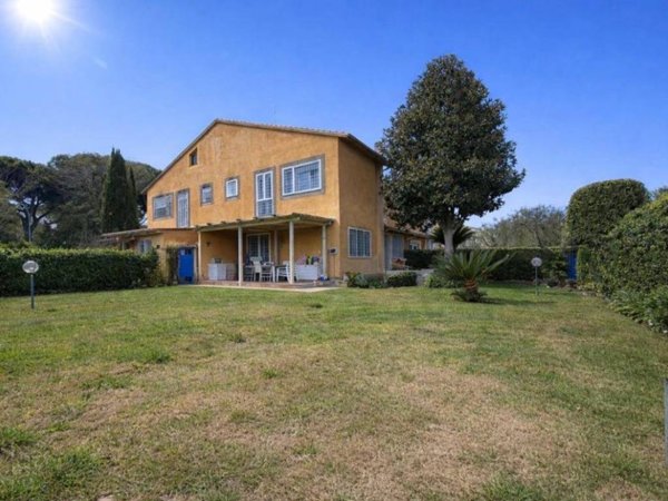 casa indipendente in vendita a Roma in zona Casal Palocco