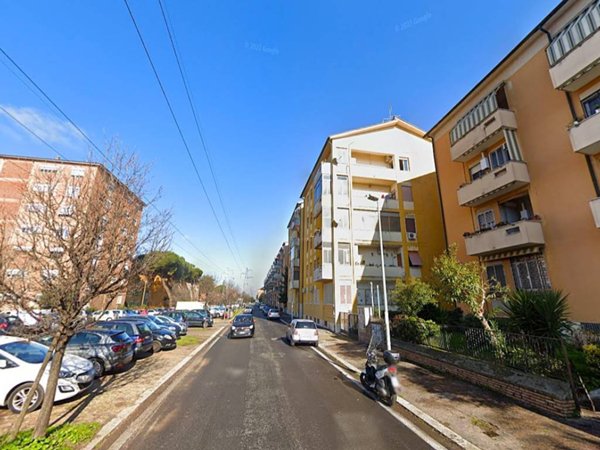 appartamento in vendita a Roma in zona Torre Spaccata