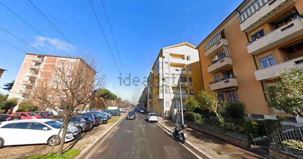 appartamento in vendita a Roma in zona Torre Spaccata