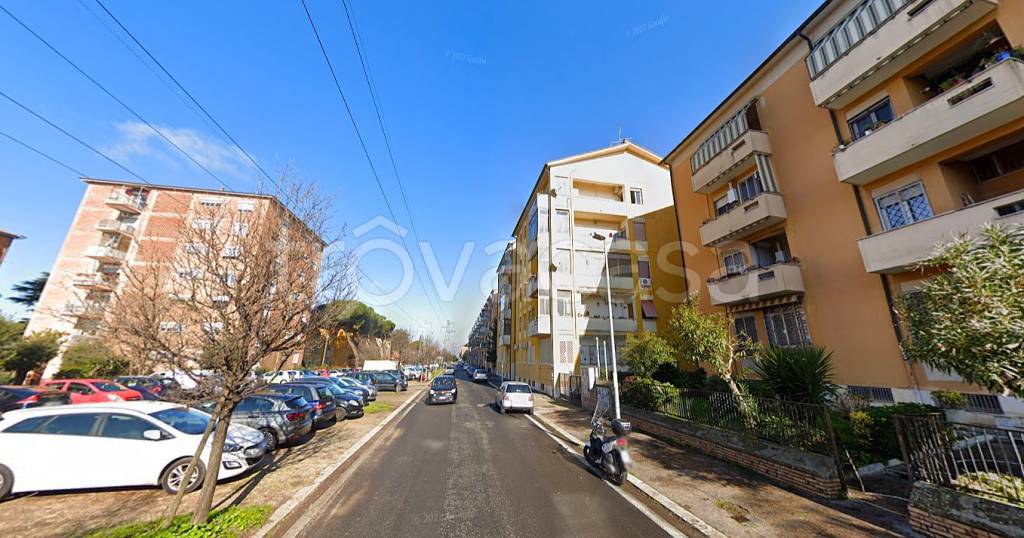 appartamento in vendita a Roma in zona Torre Spaccata