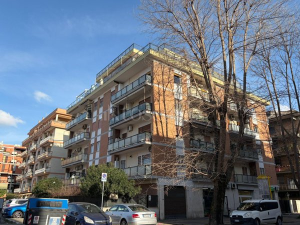 casa indipendente in vendita a Roma in zona Ostia