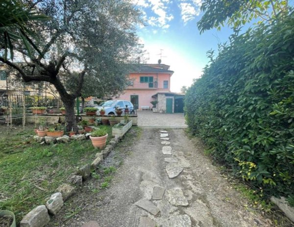appartamento in vendita a Roma in zona Casal Morena