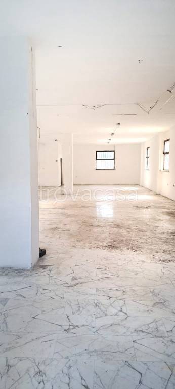 negozio in vendita a Roma in zona Collatino