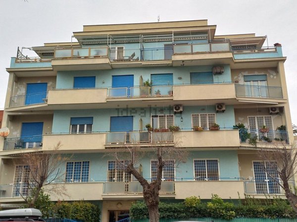 appartamento in vendita a Roma in zona Ostia