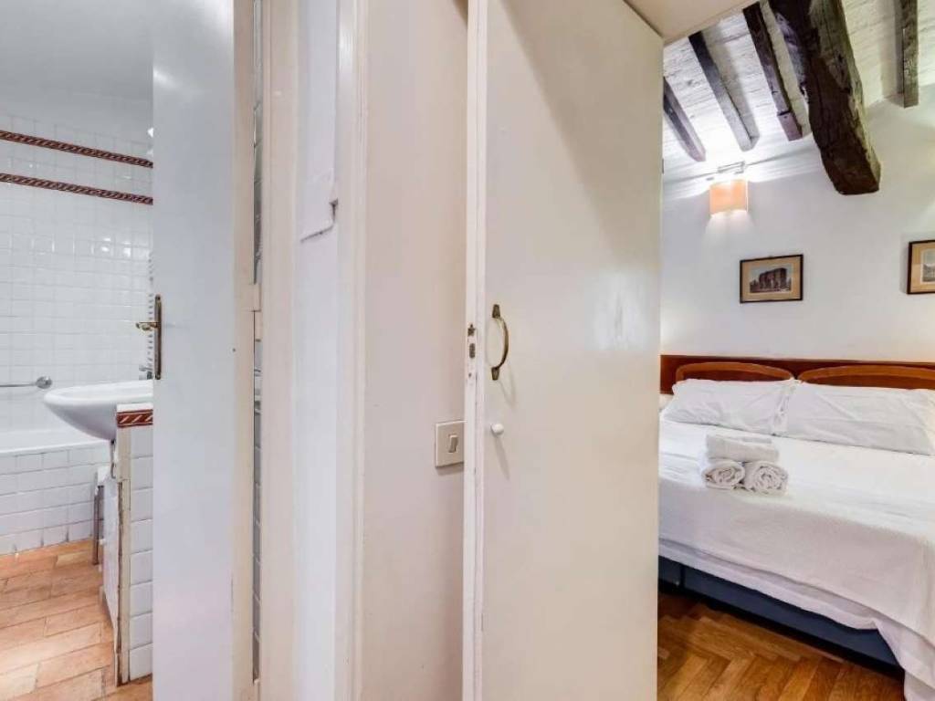 negozio in vendita a Roma in zona Centro Storico