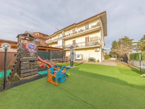 appartamento in vendita a Roma in zona Castelverde