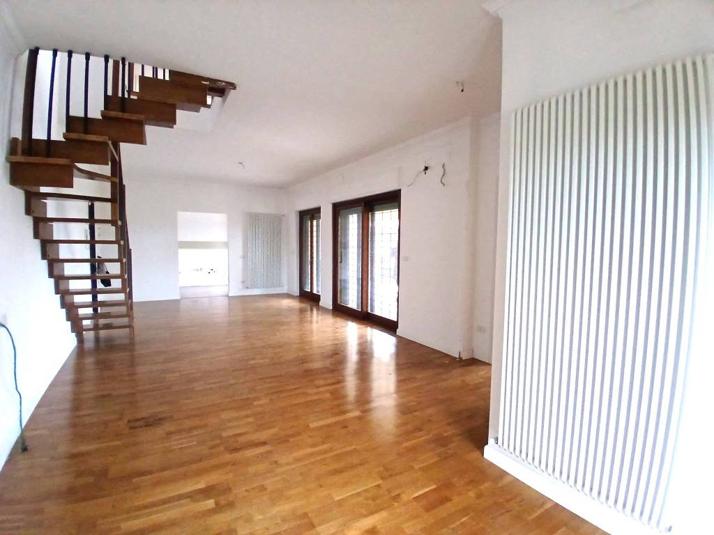 appartamento in vendita a Roma in zona Tor di Quinto