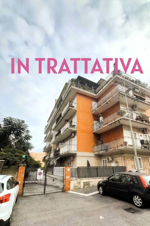 appartamento in vendita a Roma in zona Tuscolano