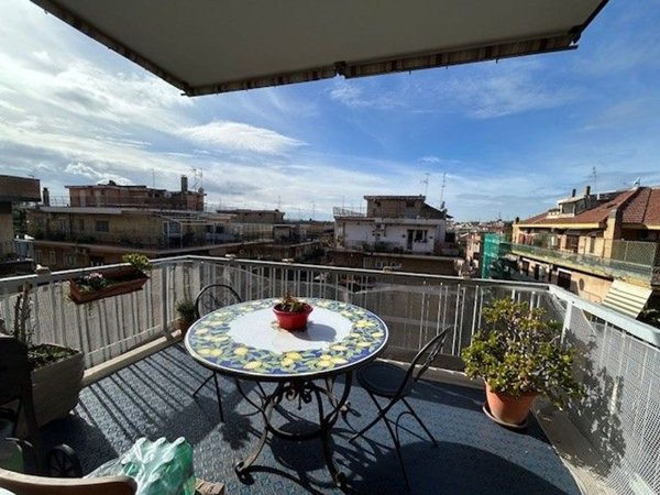 appartamento in vendita a Roma in zona Monte Sacro/Talenti