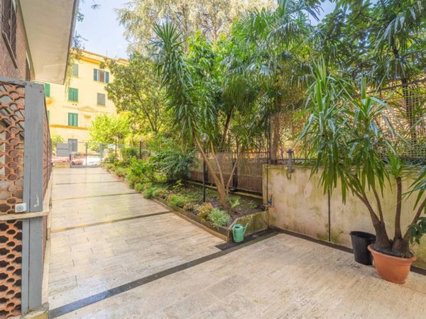 appartamento in vendita a Roma in zona Ostiense