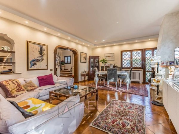 casa indipendente in vendita a Roma in zona Infernetto