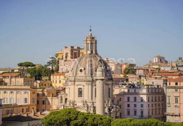 appartamento in vendita a Roma in zona Pigna - Sant'Angelo
