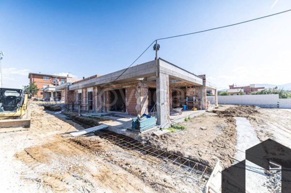 casa indipendente in vendita a Roma in zona Finocchio