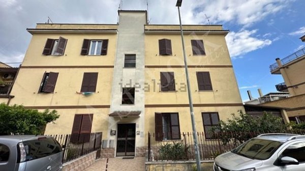 appartamento in vendita a Roma in zona Torre Angela