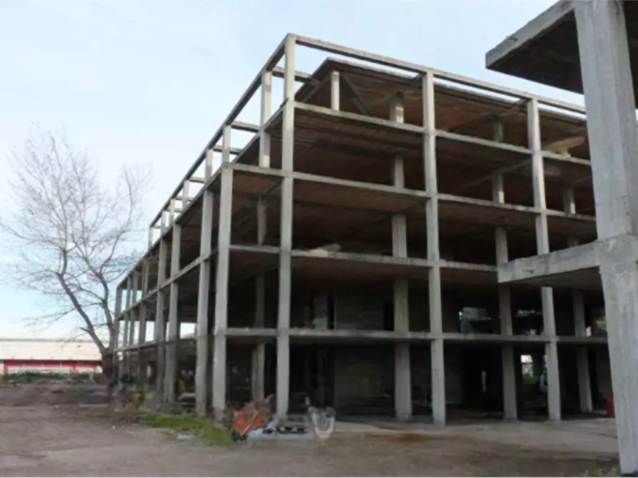 capannone in vendita a Roma in zona Case Rosse