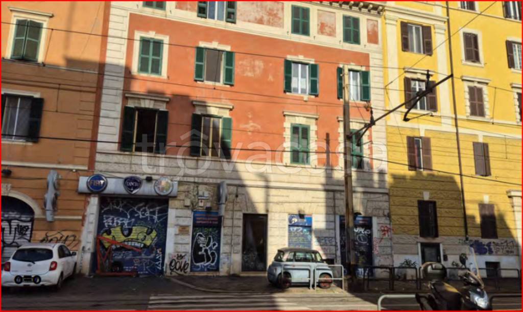 negozio in vendita a Roma in zona Esquilino