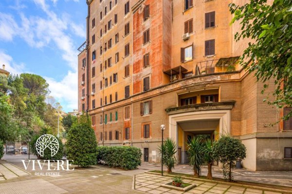 appartamento in vendita a Roma in zona Gianicolense