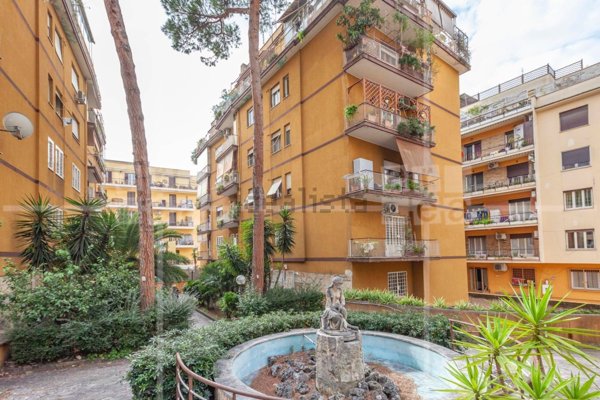 appartamento in vendita a Roma in zona Gianicolense
