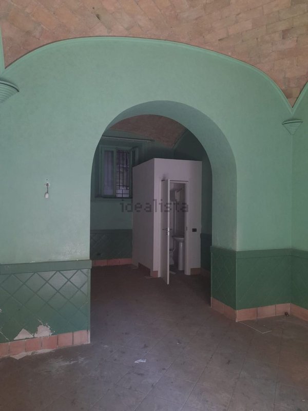 locale commerciale in vendita a Roma in zona Salario