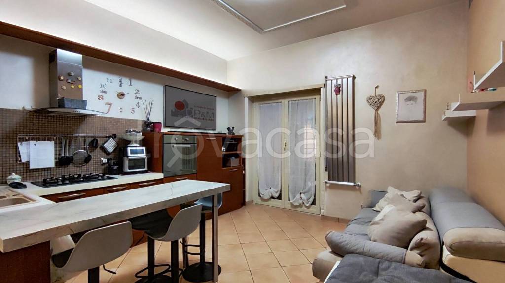 appartamento in vendita a Roma in zona Appio Latino