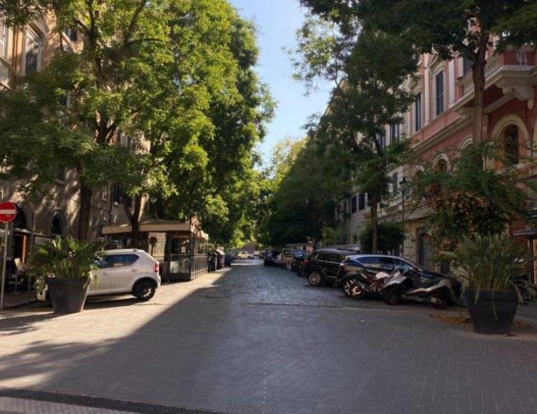 negozio in vendita a Roma in zona Rione Prati