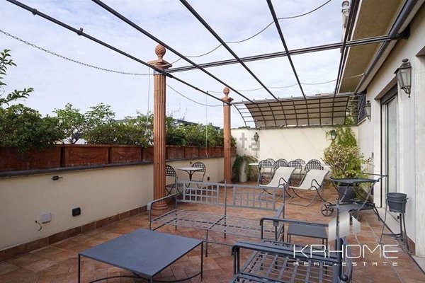 casa indipendente in vendita a Roma