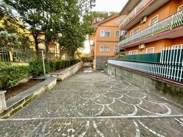 appartamento in vendita a Roma in zona Appio Pignatelli