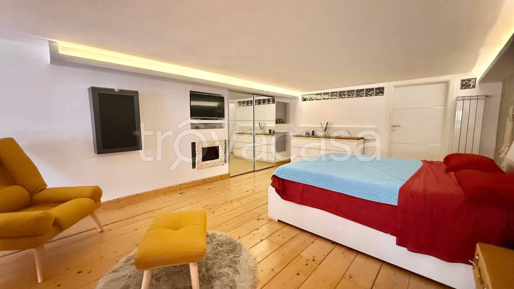 appartamento in vendita a Roma in zona Colle del Sole