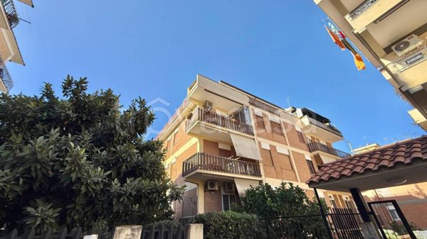 appartamento in vendita a Roma in zona Colle del Sole
