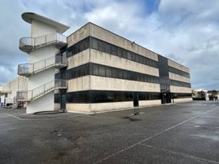 intera palazzina in vendita a Roma in zona Trigoria