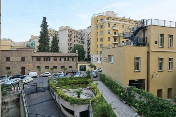 appartamento in vendita a Roma in zona Nomentano