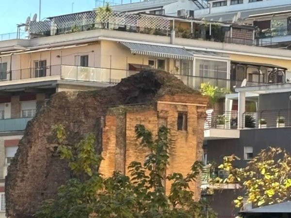 locale di sgombero in vendita a Roma in zona Trieste