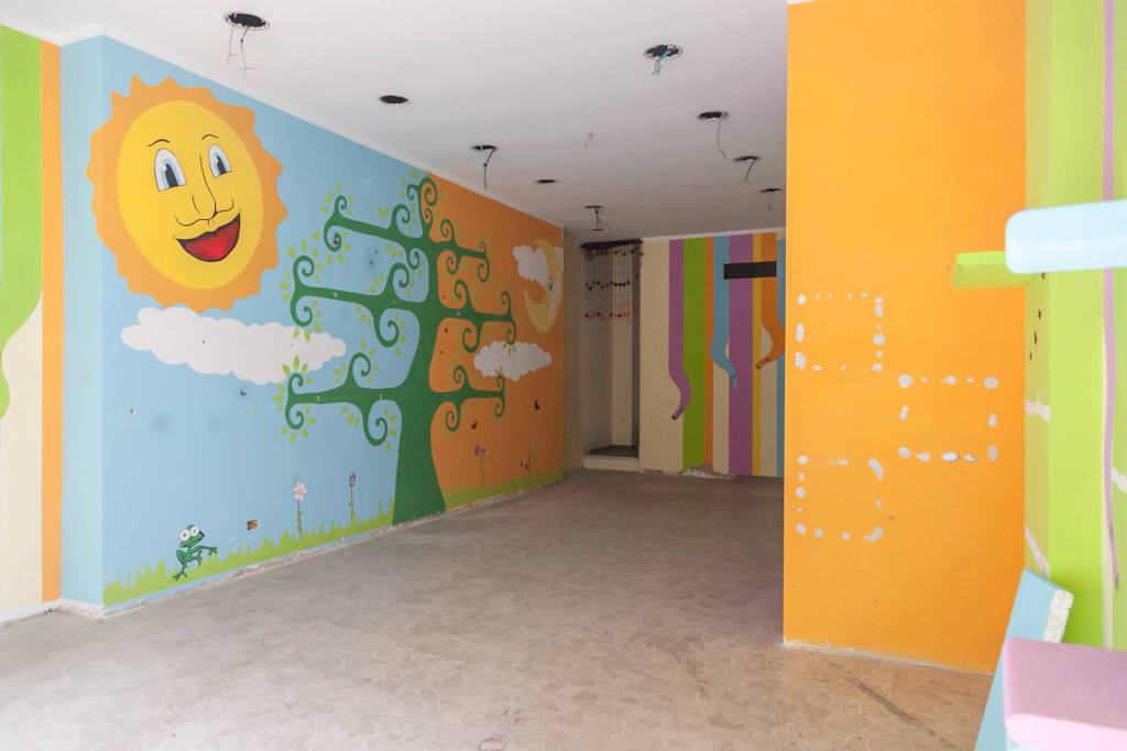 negozio in vendita a Roma in zona Ardeatino