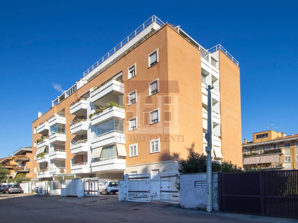 appartamento in vendita a Roma in zona Monte Sacro/Talenti