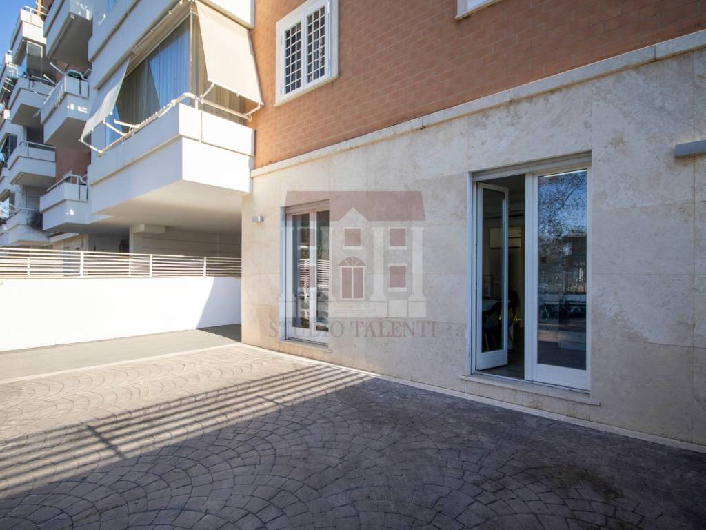 ufficio in vendita a Roma in zona Monte Sacro/Talenti