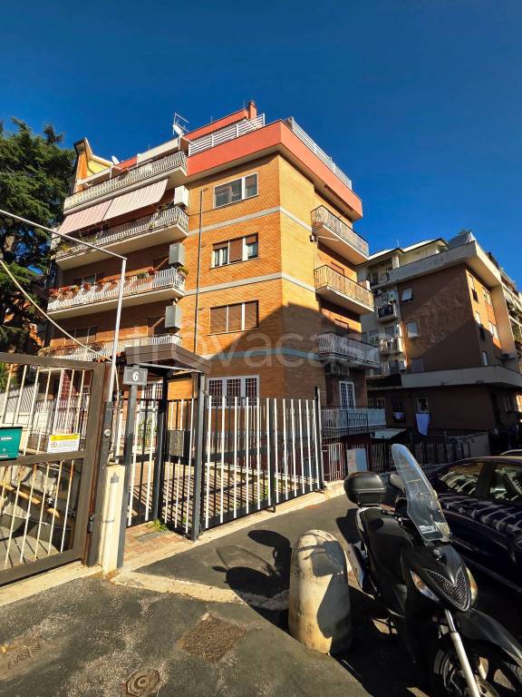 appartamento in vendita a Roma in zona Portuense